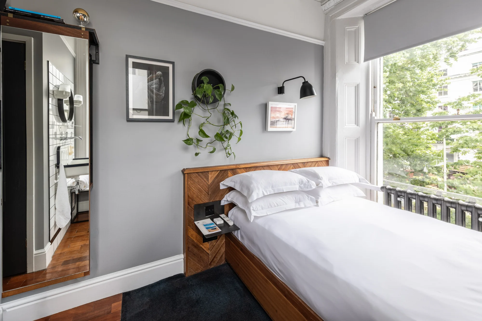 Snug room image